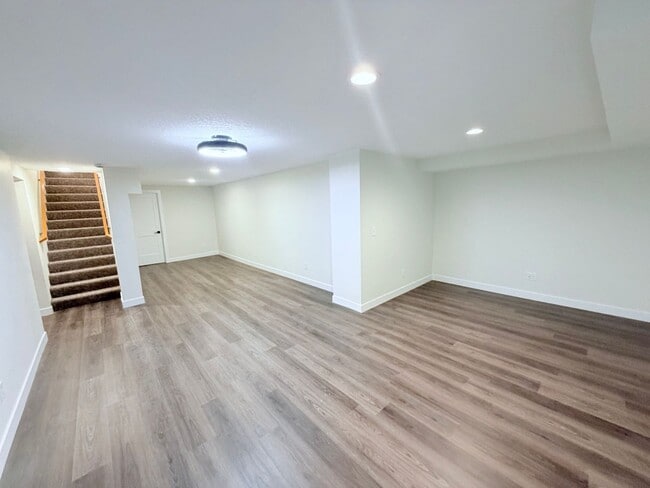 Building Photo - Fully Remodeled Luxury Home with Exceptional Space and Style!!