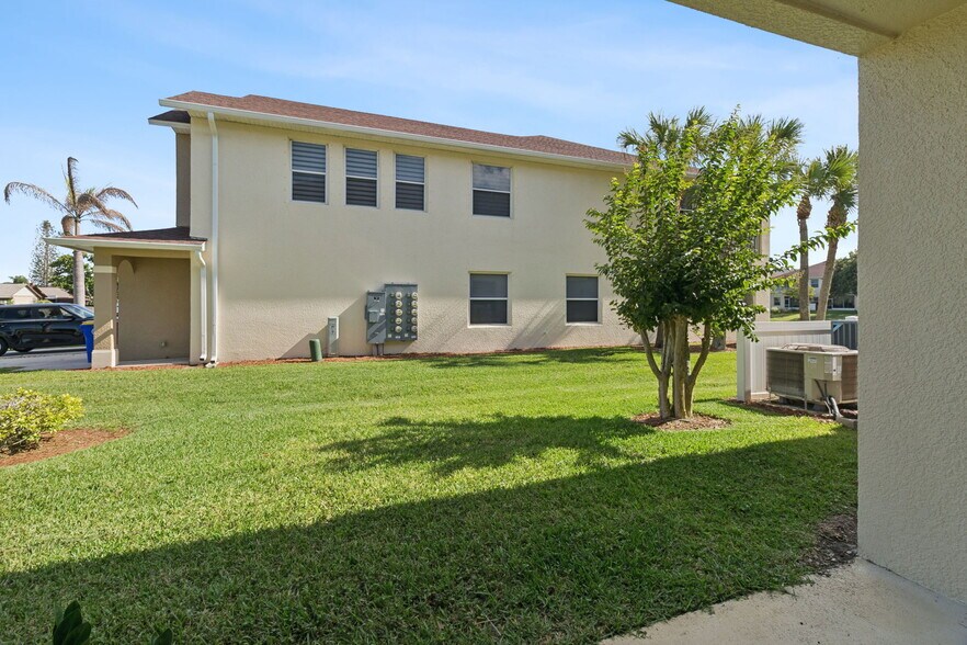 Building Photo - 907 Ocaso Ln