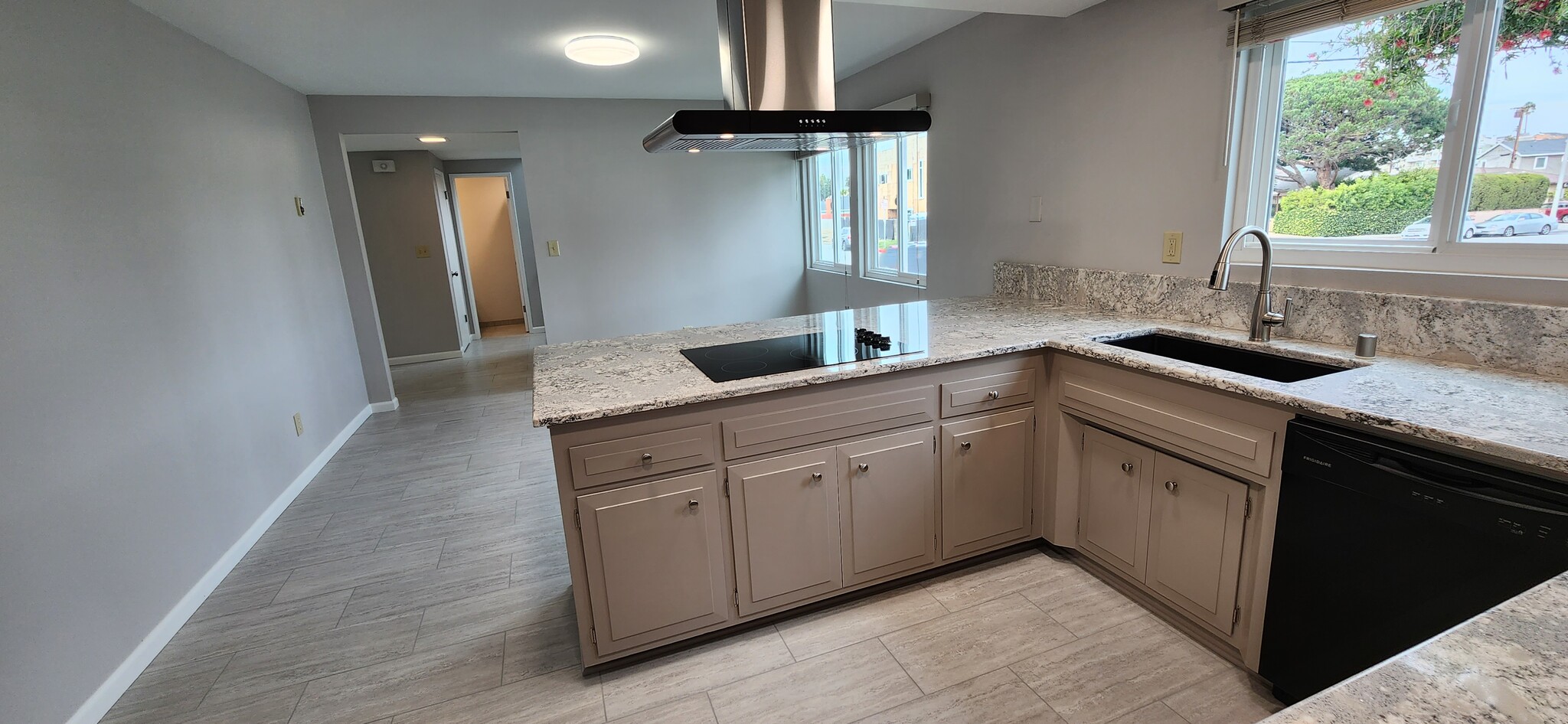 Kitchen/Dining Room 20'x 13' - 1100 Opal St