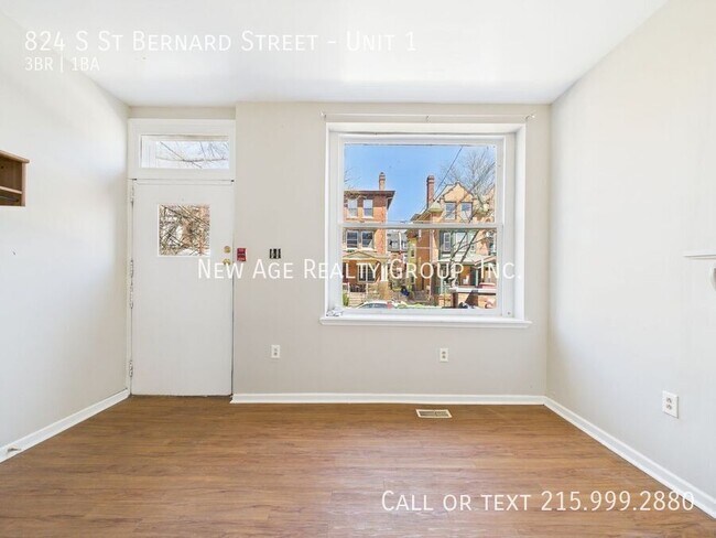 Building Photo - Large 3 bedroom, 1 bathroom apartment loca...