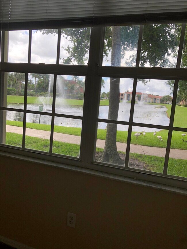 Building Photo - 15025 Michelangelo Blvd