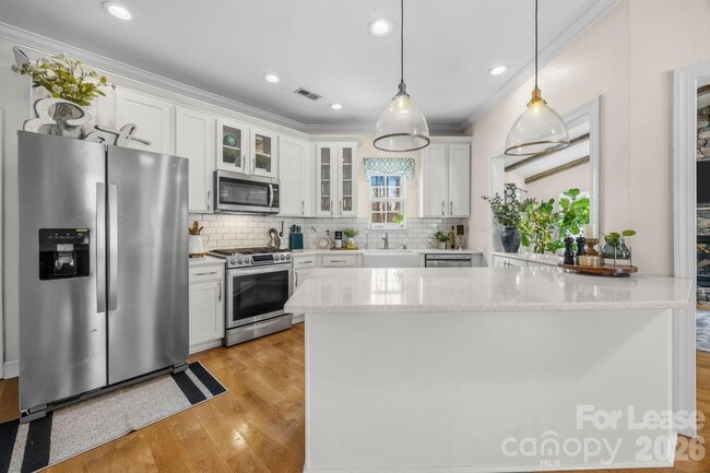 Building Photo - 17622 Cambridge Grove Dr