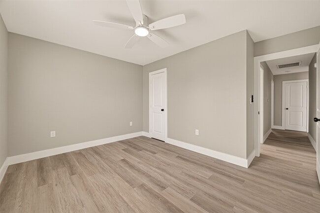 Building Photo - 3527 La Retama Dr