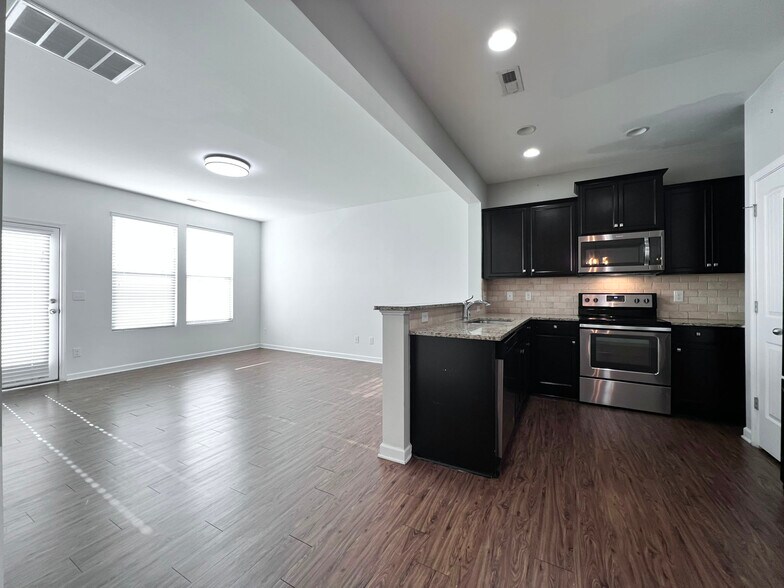 Building Photo - 9938 Sweet Basil Dr