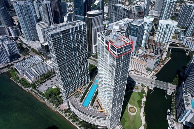 Building Photo - 465 Brickell Ave