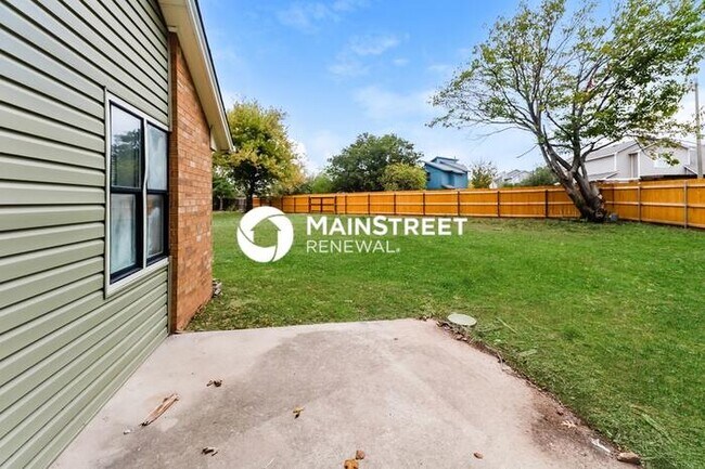 Building Photo - 4 Bedroom Pet-Friendly Home in Norman, OK with Main Street Renewal