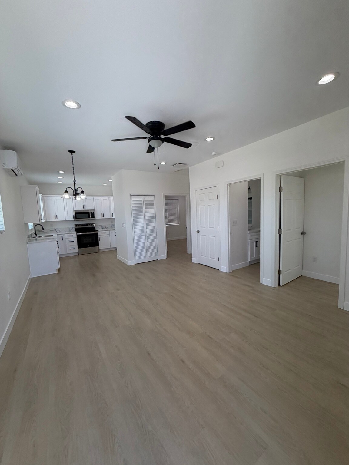 Building Photo - 6869 Marguerita Ave