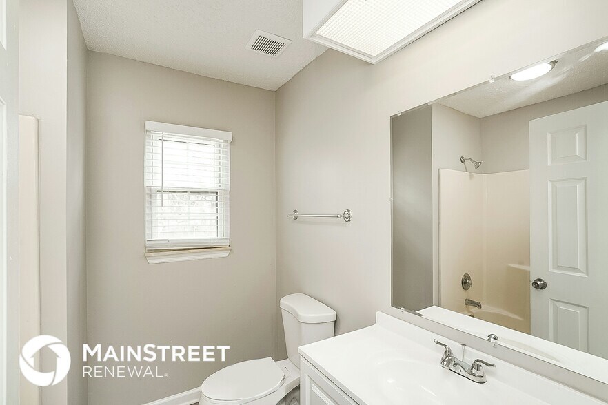 Building Photo - 1110 Cedarhill Ct