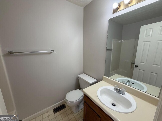 Building Photo - 3461 Kingswood Run