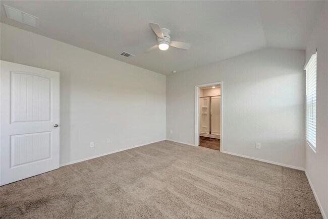 Building Photo - 105 Calgary Ln