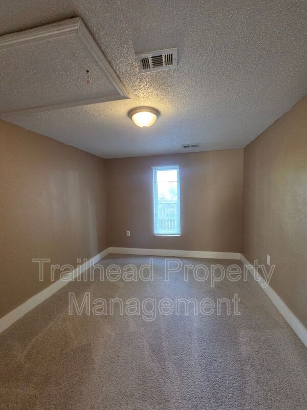 Building Photo - 507 3rd St
