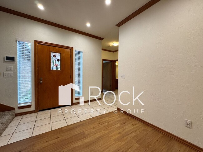 Building Photo - Charming 3-Bed 3-Bath Home with Tornado Shelter & Generator