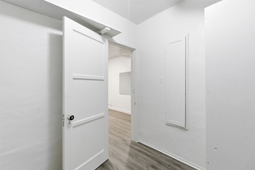 Building Photo - 2401 20th St