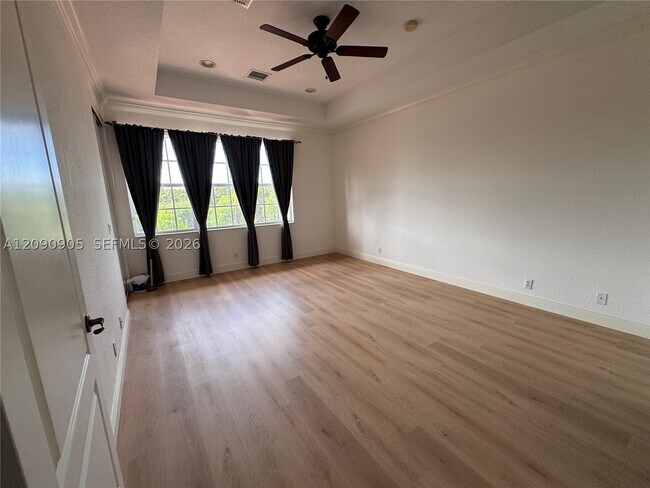 Building Photo - 4513 Artesa Way S