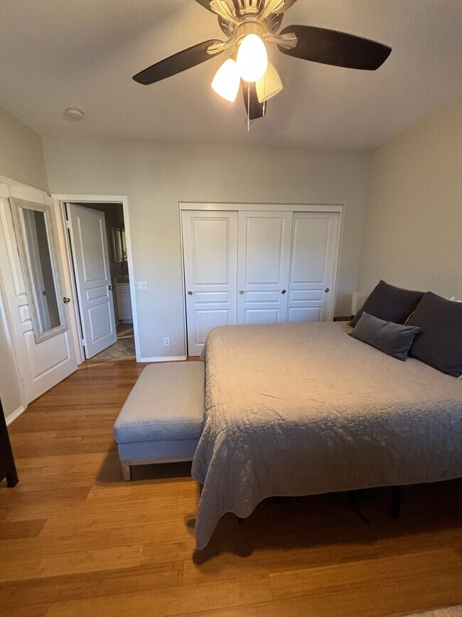 Building Photo - 92 Sarabande