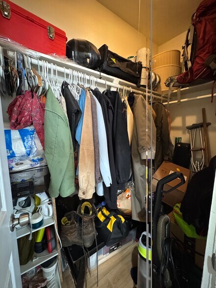 Building Photo - 108 Hyde Park Ave