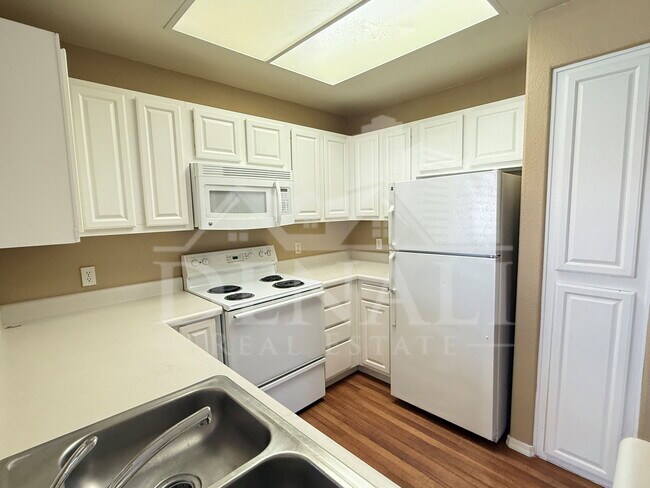 Building Photo - 11375 E Sahuaro Dr