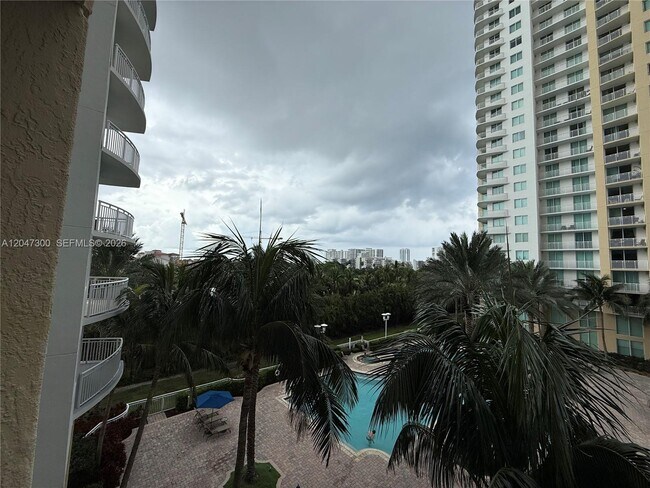 Building Photo - 1745 E Hallandale Beach Blvd