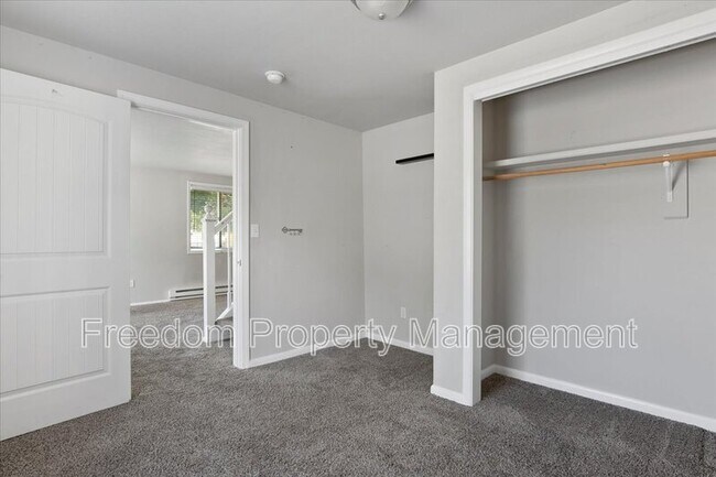 Building Photo - 420 S Garland St