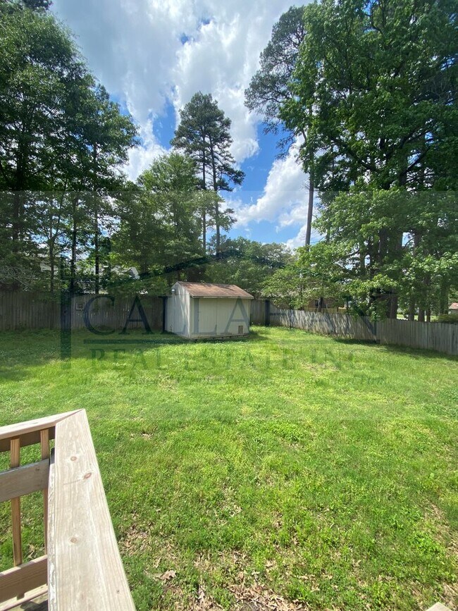 Building Photo - Jacksonville Foxwood Home