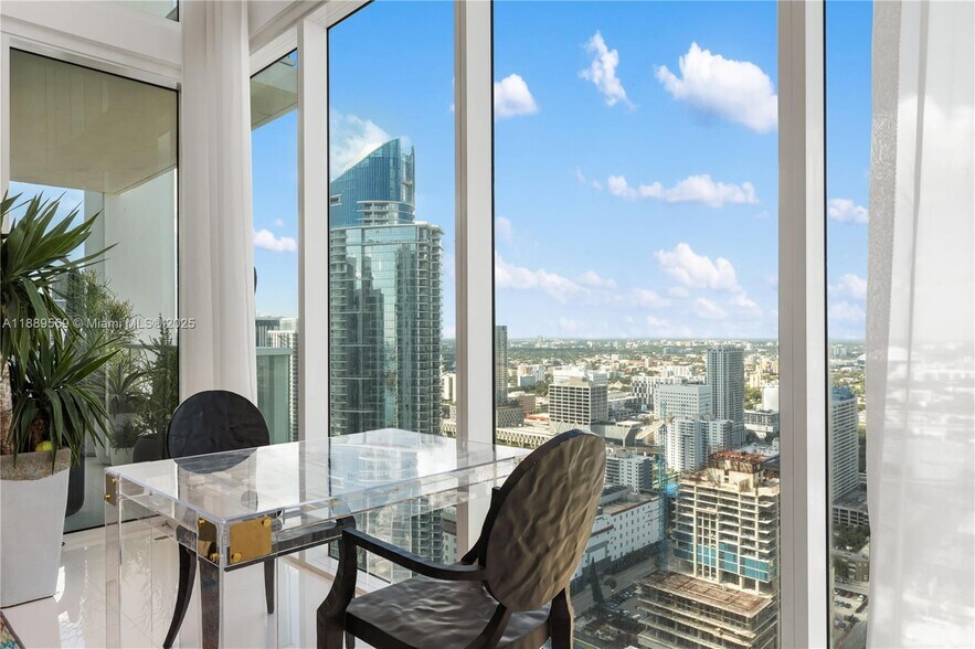 Building Photo - 1040 Biscayne Blvd