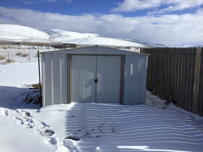 Building Photo - Horse Property - Four Bedroom Manufactu...