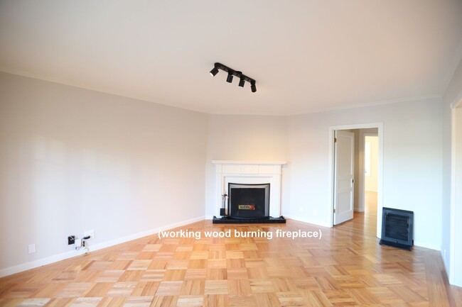 Building Photo - Glen Park: Immaculate Renovated Home 3 Bed...