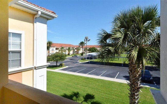 Building Photo - 2950 Viscaya Pl