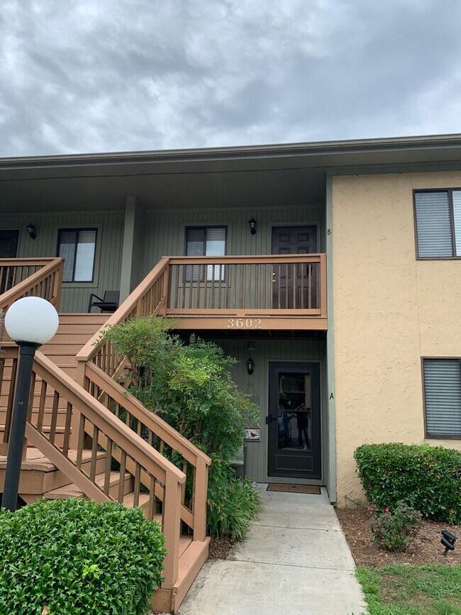 Building Photo - Completely Renovated 2 Bedroom 2 Bath Park Place Condo