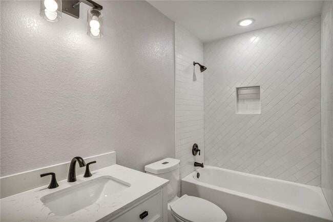 Building Photo - 16804 Pocono Dr