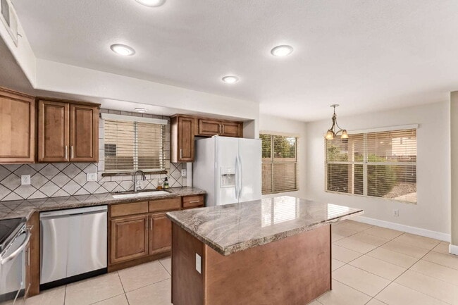 Building Photo - Rancho Del Mar Beauty