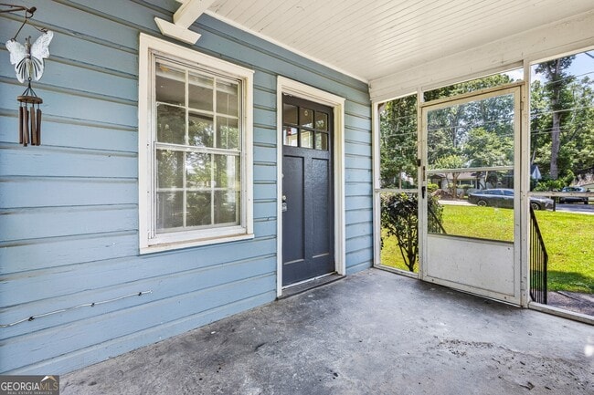 Building Photo - 4150 Hanes Dr