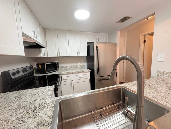 Building Photo - 1461 Live Oak Dr