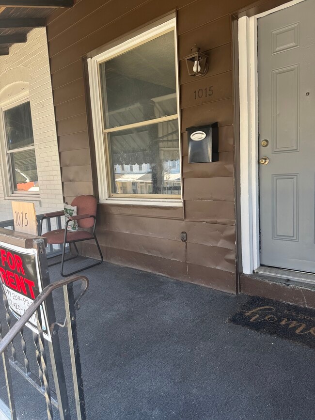 Building Photo - 1015 Birch St