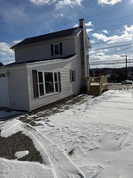 Building Photo - 1235 Bloom Rd