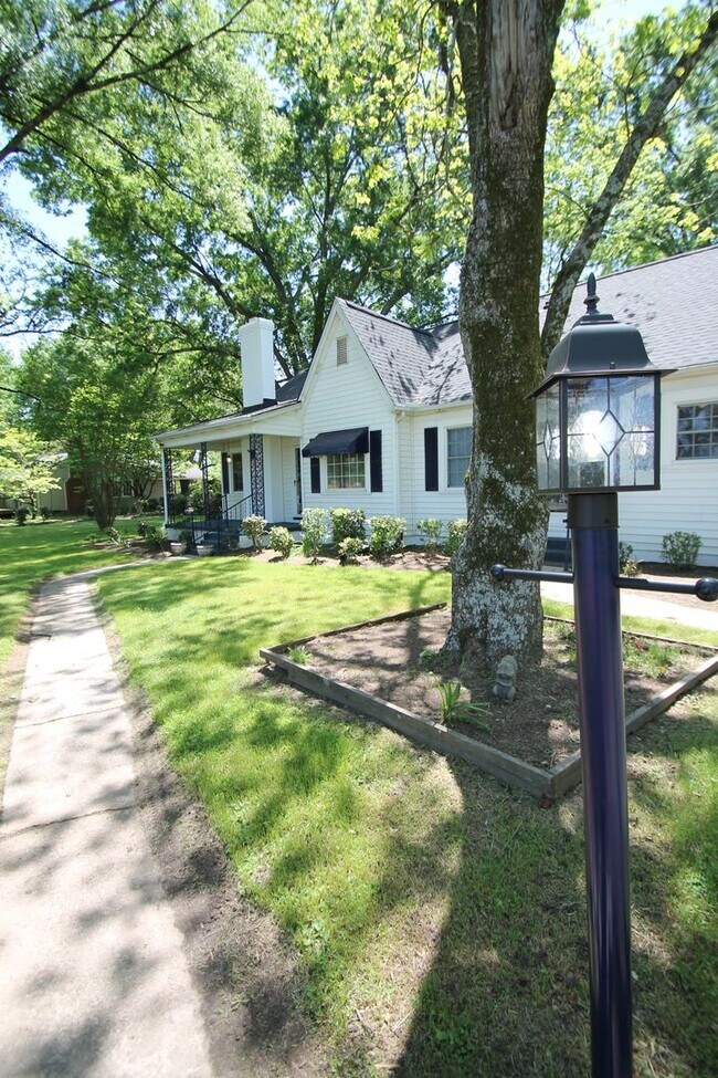 Building Photo - Exclusively Offered By Muse Realty Rentals, LLC