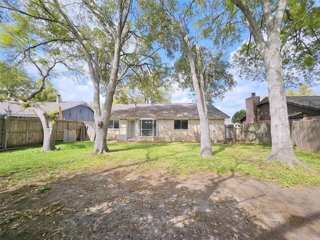 Building Photo - 7423 San Lucas Dr