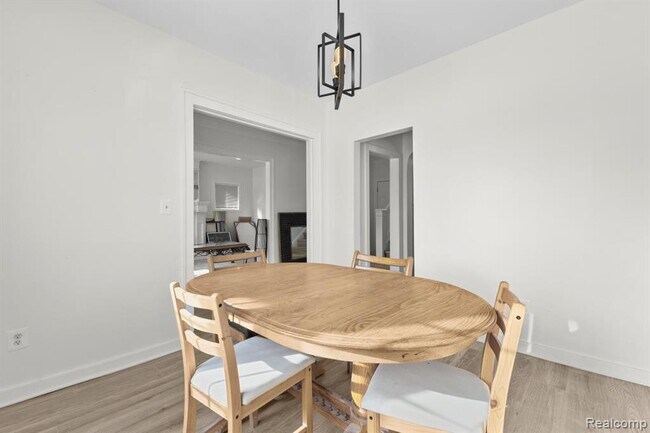 Building Photo - 1936 Atkinson St