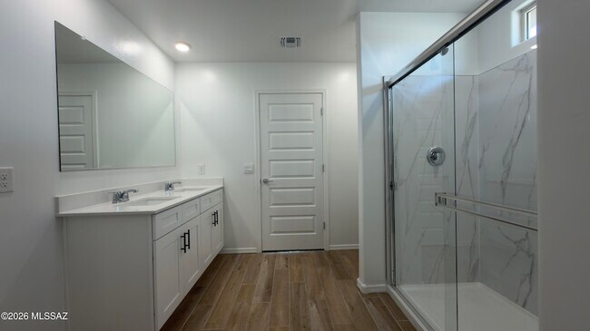 Building Photo - 10473 W Rutherford Ln