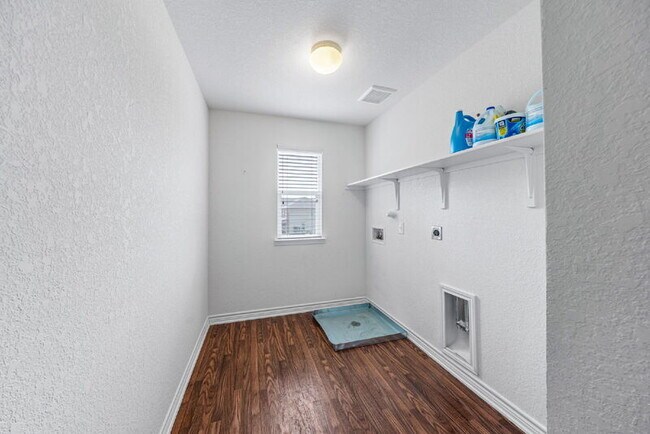 Building Photo - 8022 Blackhawk Pass