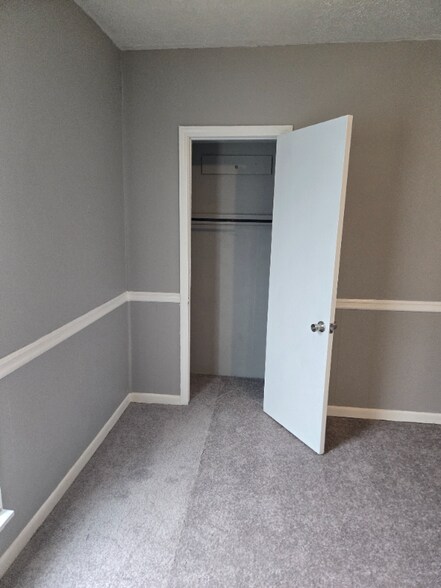 Building Photo - 2123 Highland Ave