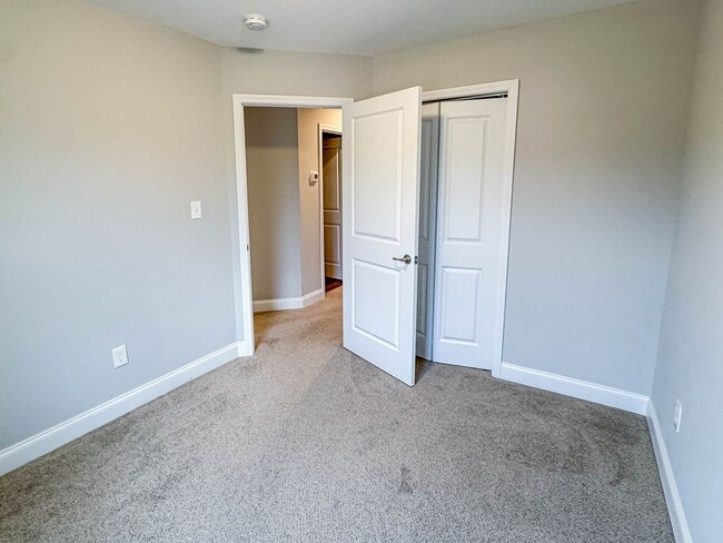 Building Photo - 4861 Ancient Glacier Ln