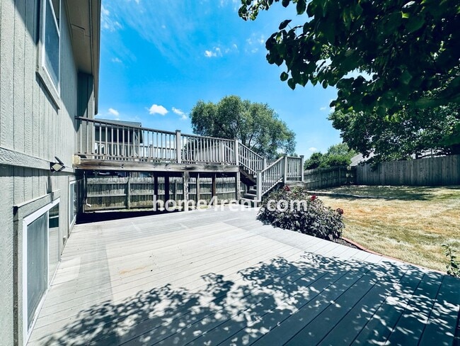 Building Photo - Four Bedroom Olathe Home in a Quiet Neighb...