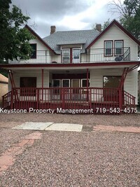 Building Photo - Downtown Apartment in 4-Plex with 2 Bedroo...