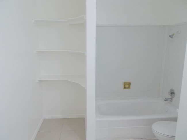 Building Photo - Charming 2-Story 3 Bedroom Townhome