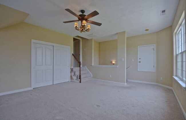 Building Photo - Discover your dream home in Virginia Beach!