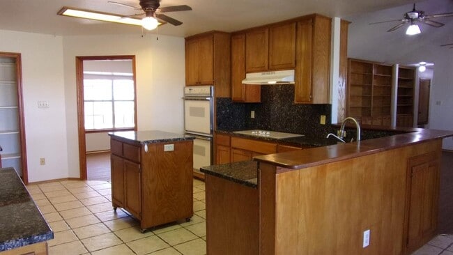 Building Photo - 1802 Goehmann Ln