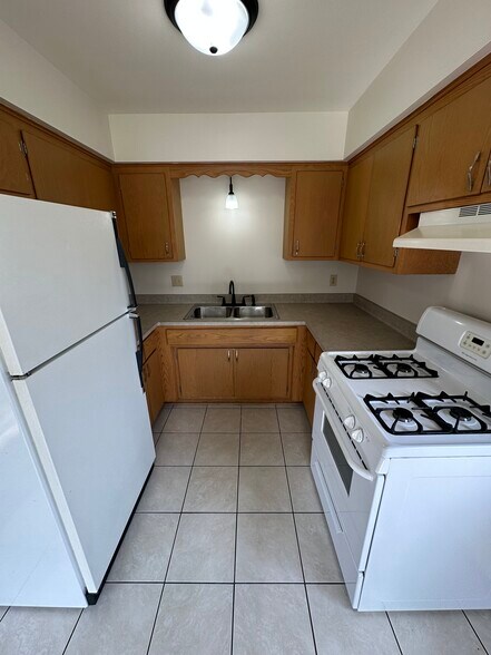 Building Photo - 214 S River St