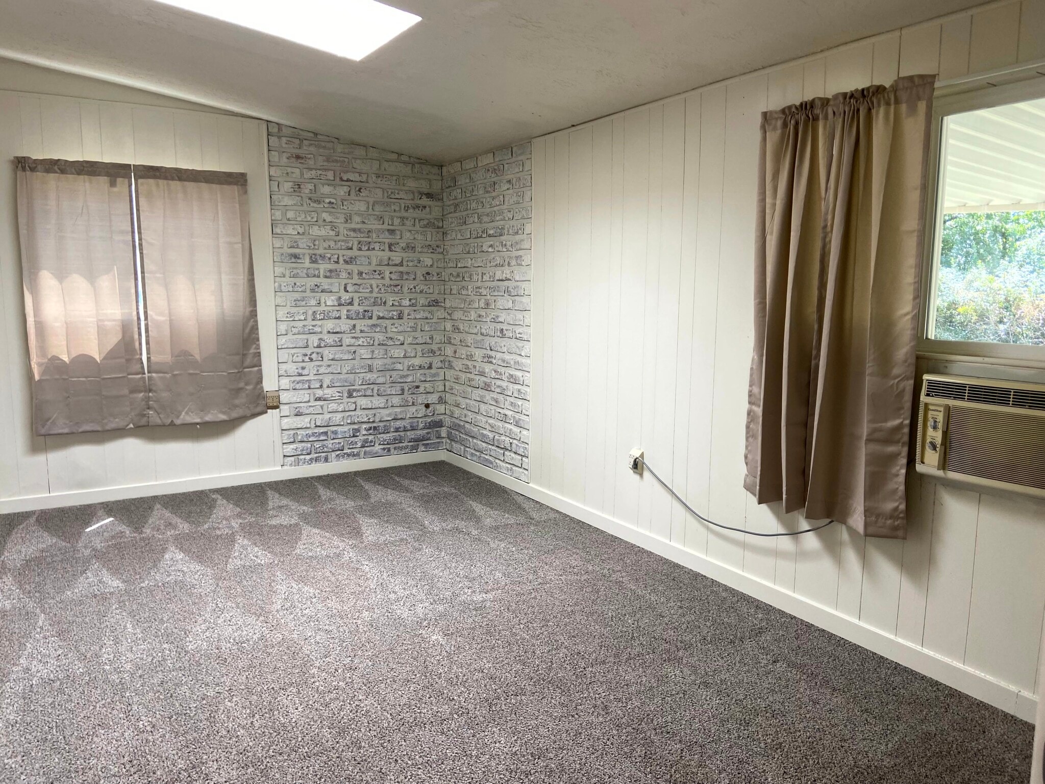 Master Bed - 3855 Nordin Ave