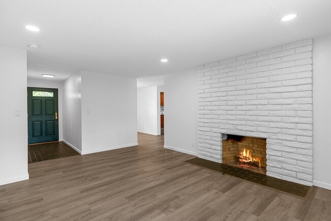 Building Photo - 2918 El Dorado Dr